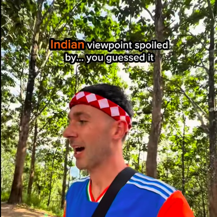 Sampah di objek wisata Lovers Viewpoint di India Turis asal Inggris kecewa setelah berkunjung ke objek wisata hits di wilayah Benggala Barat, India karena banyak sampah.