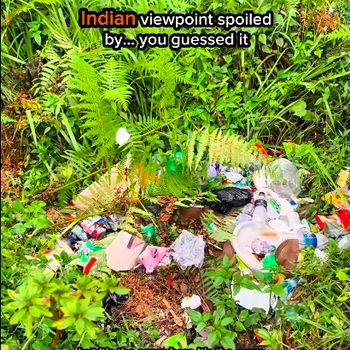Sampah di objek wisata Lover's Viewpoint di India Turis asal Inggris kecewa setelah berkunjung ke objek wisata hits di wilayah Benggala Barat, India karena banyak sampah.
