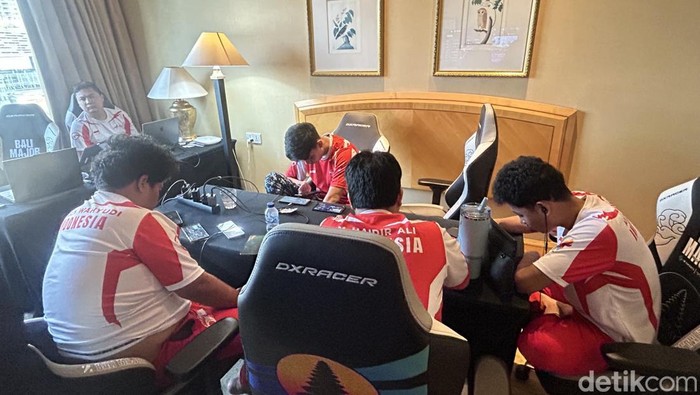 Tim Free Fire Indonesia dituntut untuk menjaga kondisi menjelang SEA Games 2025. Hal ini penting agar peak performa yang diharapkan bisa tepat sasaran.