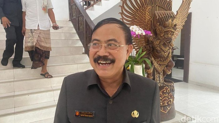 Sekda Karangasem I Ketut Sedana Merta. (Foto: I Wayan Selamat Juniasa/detikBali)
