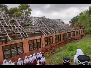 Upaya Perbaikan Sekolah yang Memprihatinkan di Tasikmalaya