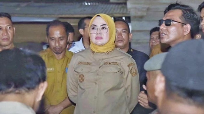 Wali Kota Kendari Siska Karina Imran menghentikan sementara aktivitas pembangunan di kawasan Perumahan Azalia Zaki Hills Residence Kendari, Sulawesi Tenggara (Sultra).