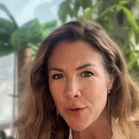 “Terkadang kita lupa bahwa tidak ada yang kita cintai yang benar-benar bisa kita miliki selamanya, baik orang, tempat, maupun momen yang dulu terasa abadi,” ungkap Sophie dalam videonya.  Foto: dok. Instagram @sophiegregoiretrudeau