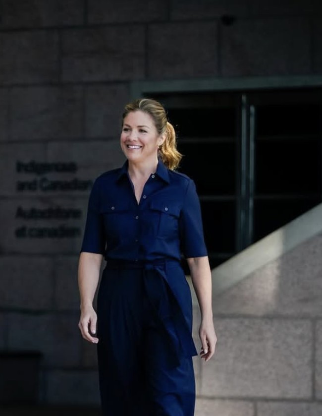 Sebelum dikenal sebagai istri Perdana Menteri Kanada, Sophie sudah memiliki karier cemerlang di dunia media. Fasih berbahasa Prancis, Inggris, dan Spanyol, ia bekerja sebagai reporter dan koresponden di acara hiburan eTalk milik CTV. Namun, di balik kesuksesannya, Sophie pernah berjuang melawan gangguan makan. Foto: dok. Instagram @sophiegregoiretrudeau
