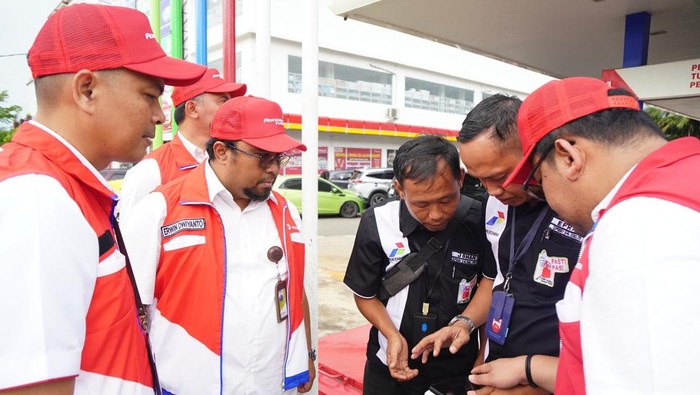 Pertamina Patra Niaga Regional Sumatera Bagian Selatan (Sumbagsel) mengecek SPBU di Palembang