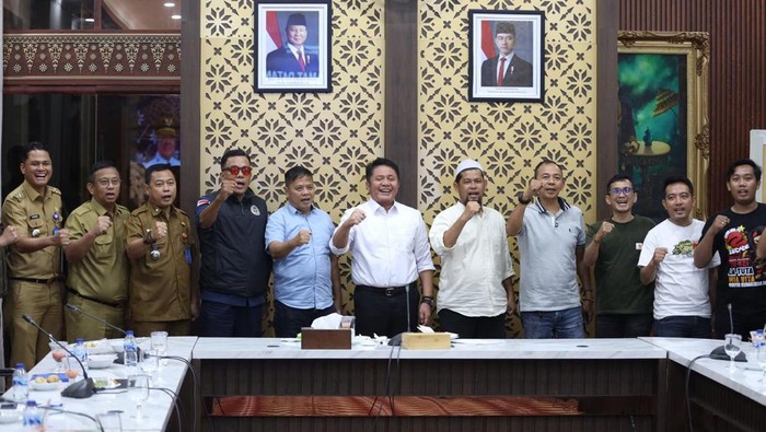Gubernur Sumsel Herman Deru saat menerima suporter Sriwijaya FC