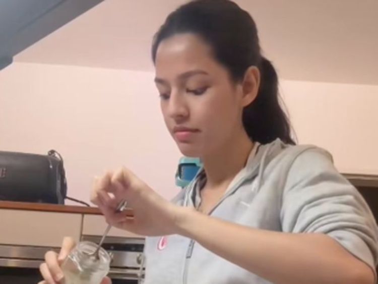 Susan Sameh Lagi Hamil, Ngidam Makan Mie Yamin di Jerman!