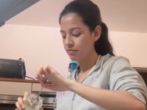 Susan Sameh Lagi Hamil, Ngidam Makan Mie Yamin di Jerman!