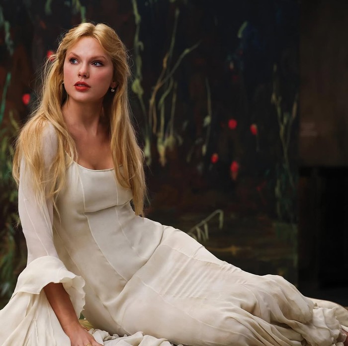 Foto Taylor Swift buat era album The Life of a Showgirl.