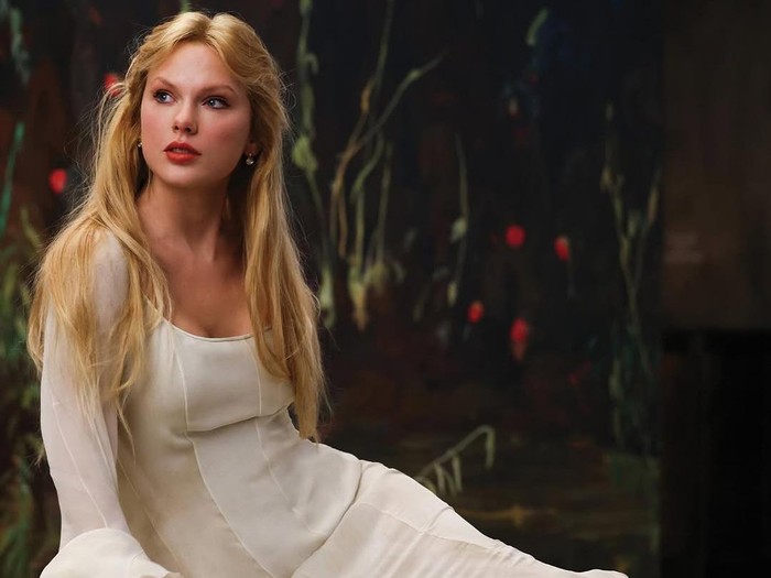 Foto Taylor Swift buat era album The Life of a Showgirl.