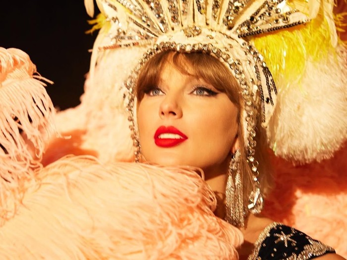 Foto Taylor Swift buat era album The Life of a Showgirl.