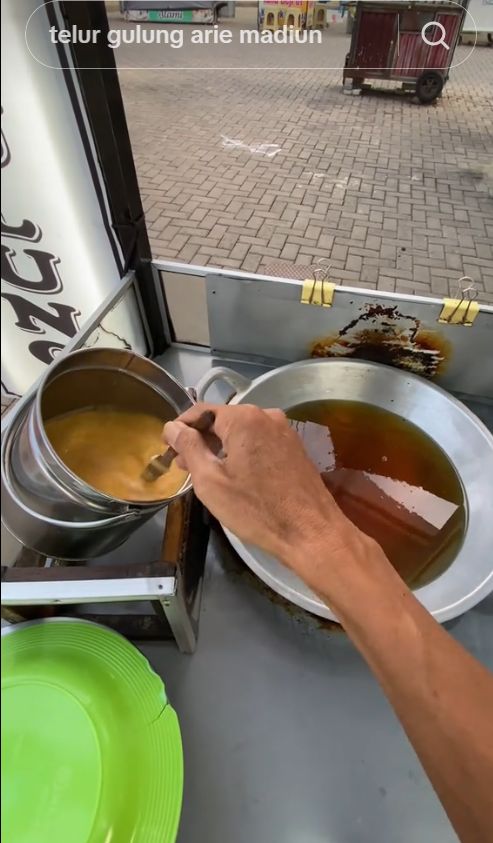 Rahasia Telur Gulung Sempurna dari Penjual, Gak Bisa Asal Aduk!