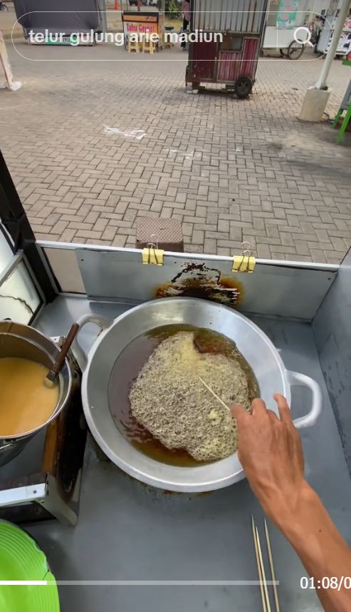 Rahasia Telur Gulung Sempurna dari Penjual, Gak Bisa Asal Aduk!