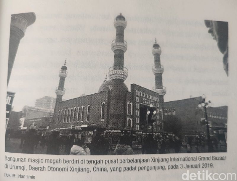 Salah satu bangunan masjid megah di Xianjiang China yg ditampilkan dalam Buku di Balik Kontroversi Xinjiang