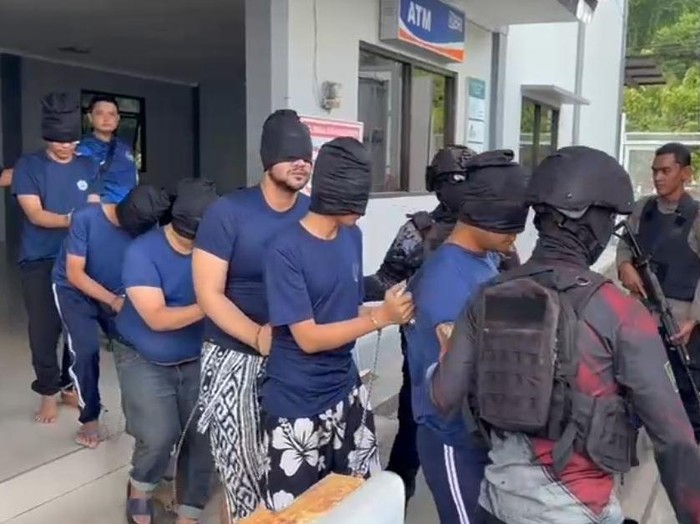 Ammar Zoni Ammar Zoni dipindahkan ke Nusakambangan