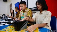 Program jemput bola ini merupakan bagian dari upaya Disdukcapil untuk mempercepat kepemilikan KTP elektronik, terutama bagi para pemula yang telah berusia 17 tahun atau akan segera menginjak usia tersebut. 