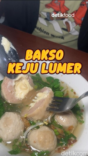 Video Cobain Bakso Iga dan Keju Lumer Favorit Teh Shanty