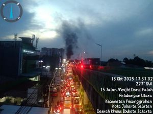 Bengkel di Jalan Ciledug Raya Jaksel Terbakar, TransJ Terdampak