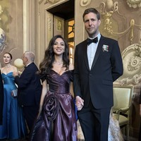 Dia pun belakangan terlibat di acara-acara bangsawan. Tampaknya Pangeran Leka semakin memperkenalkan dunia baru untuk Blerta.  Foto: dok. Instagram @blerta_c