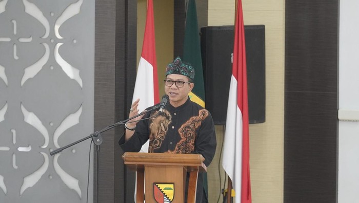 Bupati Bandung, Dadang Supriatna.