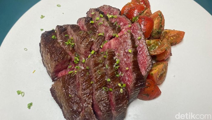 Burns Jakarta sajikan hidangan spesial dalam rangka Indonesia Restaurant Week 2025