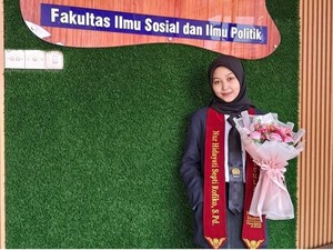 Terapkan Strategi Catur, Anak Buruh Tani Ini Jadi Wisudawan Terbaik Unesa