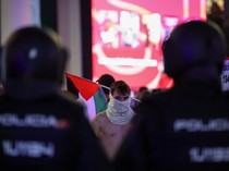 Demonstran-Polisi Bentrok Saat Aksi Solidaritas Palestina di Madrid