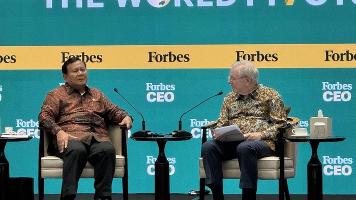 Dialog Presiden Prabowo bersama Chairman and Editor in Chief Forbes, Malcolm Stevenson Jr atau Steve Forbes, di St. Regis, Jakarta. (Eva Safitri/detikcom)