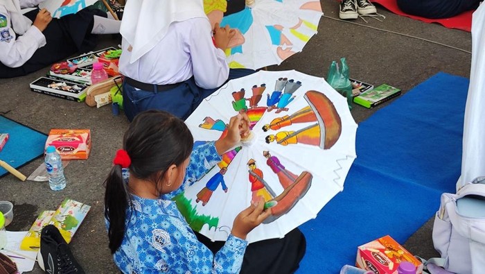 Disbudporapar Klaten Gelar Lomba Lukis Payung Juwiring