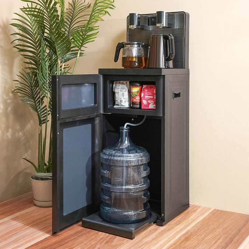 Dispenser galon bawah Dispenser galon bawah.