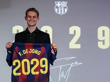 Dikabarkan Berperilaku Buruk di Barca, De Jong: Saya Akan Lawan!