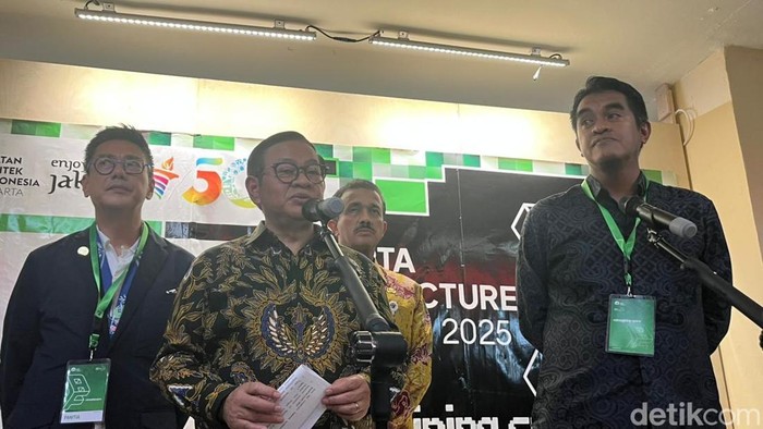 Gubernur DKI Jakarta Pramono Anung (tengah). (Ondang/detikcom)