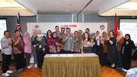 “Kami senang melihat universitas dari kedua negara berkumpul untuk berbagi pengalaman dan belajar satu sama lain tentang meningkatkan pengajaran dan pembelajaran melalui penggunaan teknologi yang efektif. Ini adalah contoh yang baik tentang bagaimana kita dapat berkolaborasi untuk mengatasi tantangan bersama dalam pengajaran dan pembelajaran,” kata Counsellor of Education and Research di Kedutaan Besar Australia di Jakarta, Kassia Hare. Foto: Dokumentasi Kedutaan Besar Australia