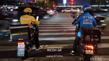 Menjajal kemampuan kamera Realme GT 8 Pro, hasil kolaborasi terbaru antara Realme dan Ricoh Imaging Jepang.Foto: Khadijah Nur Azizah