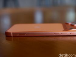 Unboxing iPhone 17 Pro Max Cosmic Orange, Elegan Sekaligus Berani!