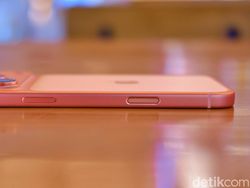 Unboxing iPhone 17 Pro Max Cosmic Orange, Elegan Sekaligus Berani!