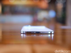 Unboxing iPhone Air: HP Tertipis & Teringan Apple yang Bikin Penasaran