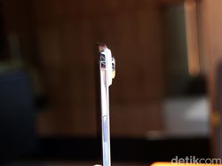 Unboxing iPhone Air: HP Tertipis & Teringan Apple yang Bikin Penasaran