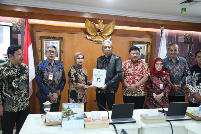 Kementerian Sosial RI (Kemensos) menindaklanjuti pengusulan Marsinah, sosok buruh dan aktivis perempuan asal Nganjuk, Jawa Timur, untuk memperoleh gelar Pahlawan Nasional.