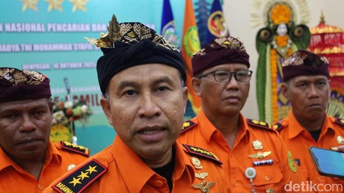 Kepala Badan SAR Nasional Marsekal Madya TNI Mohammad Syafii saat kunjungan kerja di kantor SAR Denpasar, Kamis (16/10/2025). (Foto: Aryo Mahendro/detikBali)
