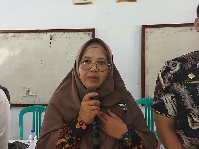 Kepala SMAN 1 Cimarga, Dini Fitria (Aris/detikcom)
