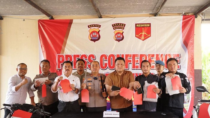Konferensi pers geng motor serang remaja di Anyer