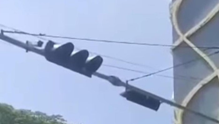 2 Titik Lampu Lalu Lintas di Makassar Dirusak-Modem Dicuri OTK