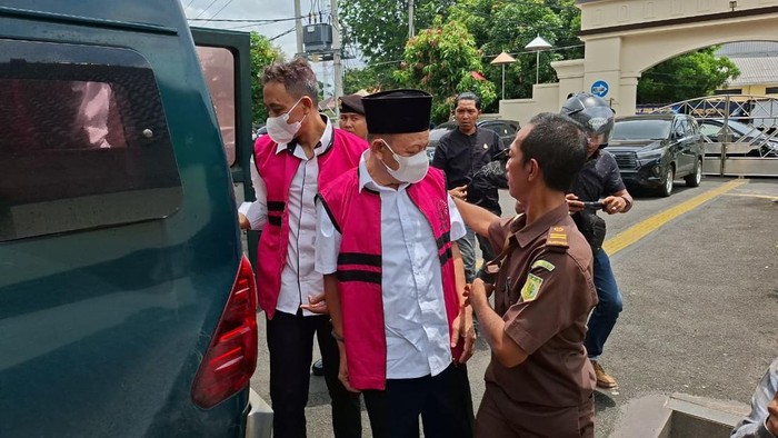 Mantan Bupati Lampung Utara, Dawam Rahardjo