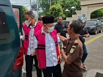 Eks Bupati Lampung Timur Jalani Sidang Perdana Kasus Korupsi Proyek Rp 6,8 M