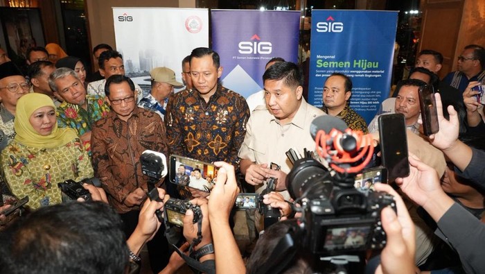 Maruarar Sirait (kemeja krem)-(dok. Istimewa)