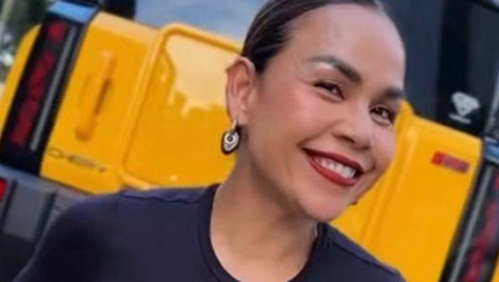 Video Melaney Ricardo Dampingi Ayah yang Idap Parkinson: Ortu Surga bagi Anak