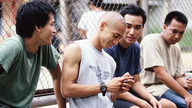 Cuplikan adegan dalam film Mengejar Matahari (2004).