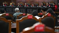 Sidang pembacaan putusan berlangsung terbuka untuk umum dan dihadiri sejumlah pihak pemohon, kuasa hukum, serta perwakilan lembaga negara terkait. ANTARA FOTO/Fauzan