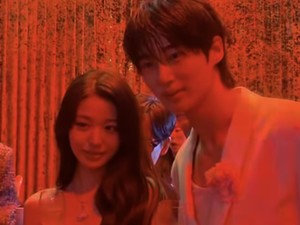 Bertabur Bintang, Intip 7 Momen Interaksi Idol-Aktor di Acara W Korea